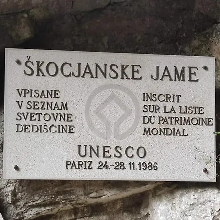 Apartma Jezevi بيت للعطل *