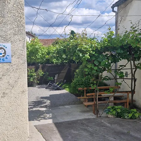 Apartma Jezevi * Sezana