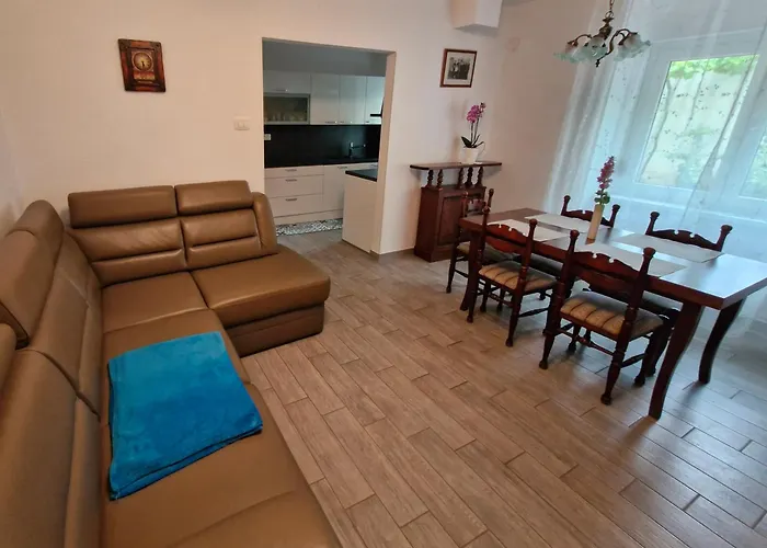 بيت للعطل Apartma Jezevi